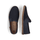 Blaue Rieker Herren Slipper B5265-14 mit einem Gummizug sowie Komfortweite G 1/2. Schuh von oben, liegend.