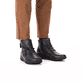 Blaue Rieker Damen Kurzstiefel 59585-14 mit Reißverschluss sowie Extraweite H. Schuh am Fuß.