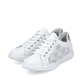 Weiße Rieker Damen Sneaker Low 45606-80 mit einer Schnürung. Schuhpaar seitlich schräg.