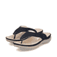 Schwarze Rieker Damen Zehentrenner 64802-00 mit einer ultraleichten Sohle. Schuhpaar seitlich schräg.