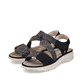 Schwarze Rieker Damen Riemchensandalen V8574-00 mit einem Klettverschluss. Schuhpaar seitlich schräg.