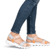 Mehrfarbige waschbare Rieker Damen Trekkingsandalen V8401-92 mit Klettverschluss. Schuh am Fuß.