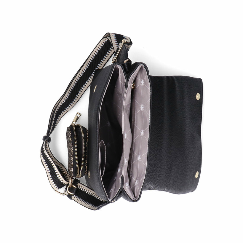 Sac à main Rieker H1612-00 noir avec petite poche pendentif et rabat avec fermeture magnétique. Ouvert.