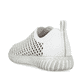 Chaussons Rieker blancs pour femme N0965-80 en optique Ã  trous. Chaussure vue de l'arrière.