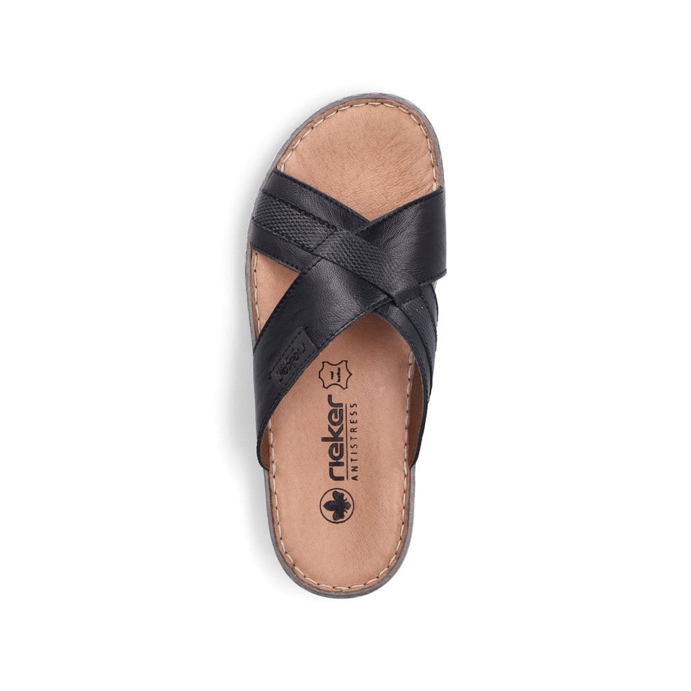 Schwarze Rieker Herren Pantoletten 21082-00 aus Glattleder mit Komfortweite G. Schuh von oben.