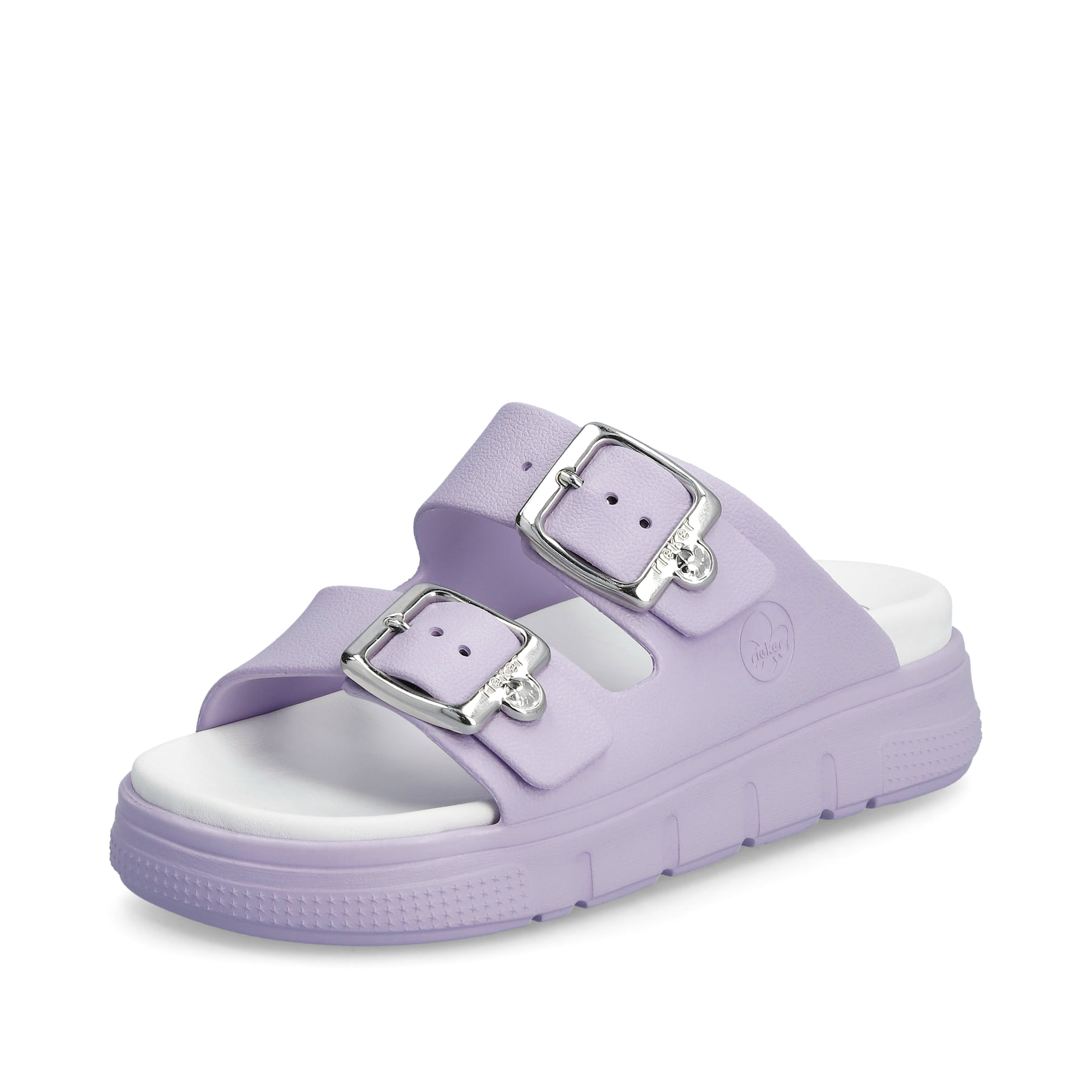Fliederfarbene Rieker Damen Pantoletten P2180-30 mit einer Schnalle. Schuh seitlich schräg.