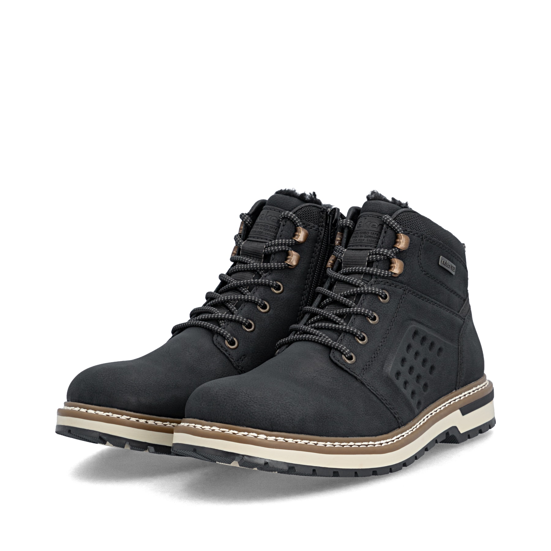 Schwarze Rieker Herren Schnürstiefel F3800-00 mit wasserabweisender TEX-Membran. Schuhpaar seitlich schräg.