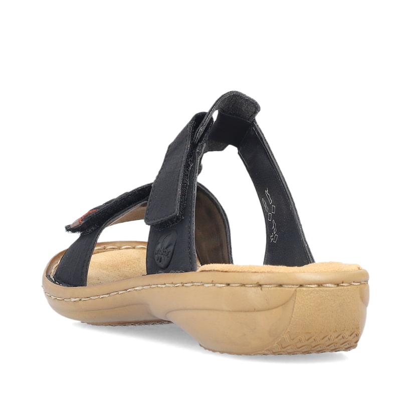 Schwarze Rieker Damen Pantoletten 60881-00 mit einem Klettverschluss. Schuh von hinten.