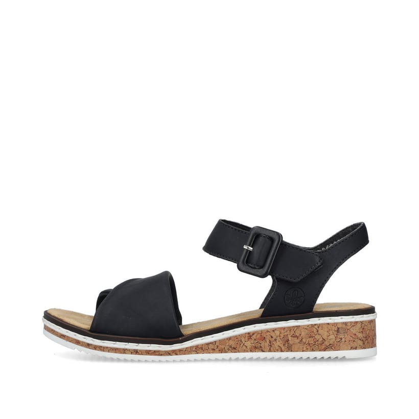 Schwarze Rieker Keilsandaletten V3691-00 mit trendiger Schnalle. Schuh Außenseite.