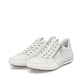 Weiße Rieker Damen Slipper L7250-80 mit einem Reißverschluss. Schuhpaar seitlich schräg.