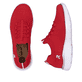 Rote Rieker Damen Slipper M5074-33 mit Gummizug sowie einer ultraleichten Sohle. Schuh von oben, liegend.
