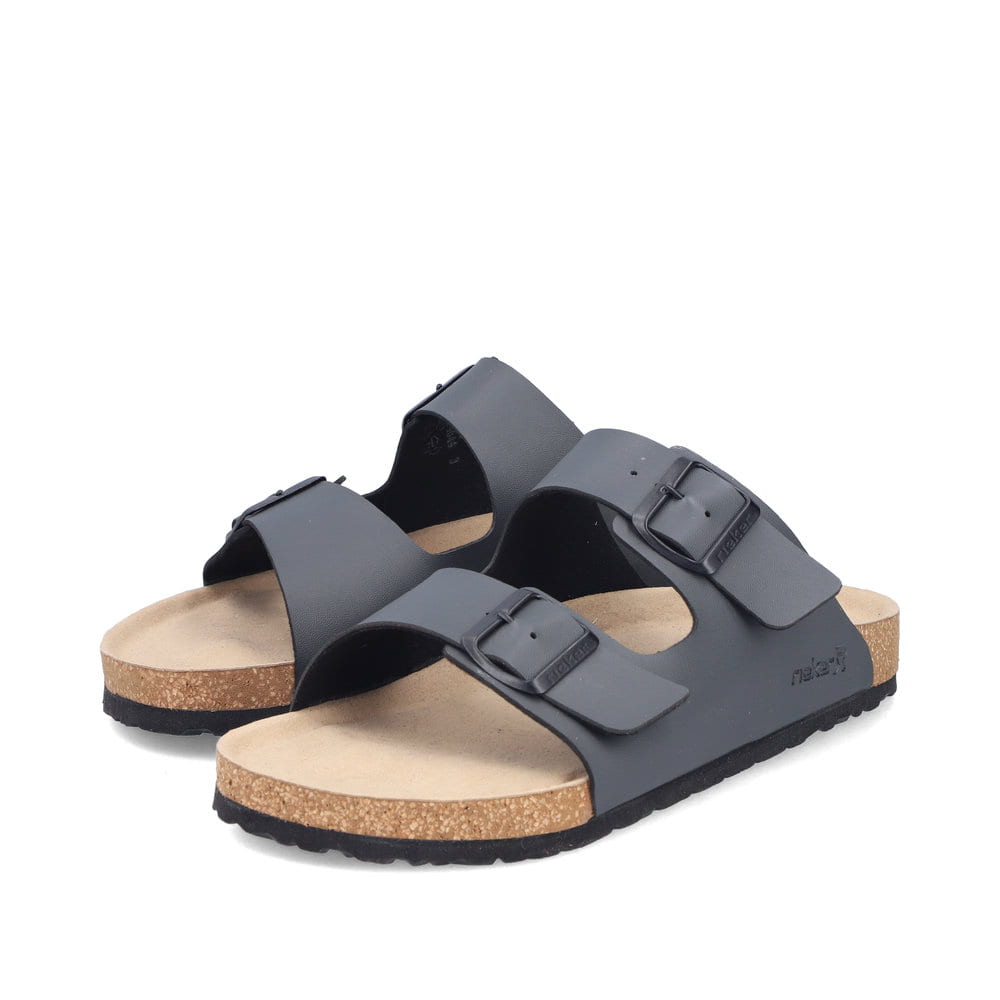 Mules Rieker grises pour homme 22190-45 avec boucles. Chaussures inclinées sur le côté.