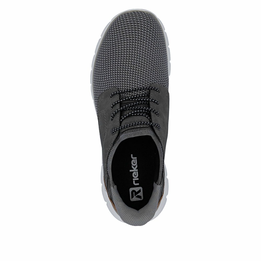 Graue Rieker Herren Slipper B6658-42 mit Ready2GO easy in Feature sowie Gummizug. Schuh von oben.