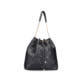 Sac bandoulière Rieker H1023-00 en noir à resserrer avec une chaîne dorée en tant que bandoulière. Face avant.