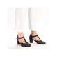 Schwarze Rieker Pumps 41087-00 mit Schnalle sowie extra weicher Decksohle. Schuh am Fuß.