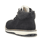 
Urbanschwarze Rieker Herren Schnürstiefel 38419-00 mit einer robusten Profilsohle. Schuh von hinten
