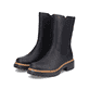 Nachtschwarze Rieker Damen Chelsea Boots 72683-00 mit einer schockabsorbierenden Sohle. Schuhpaar schräg.