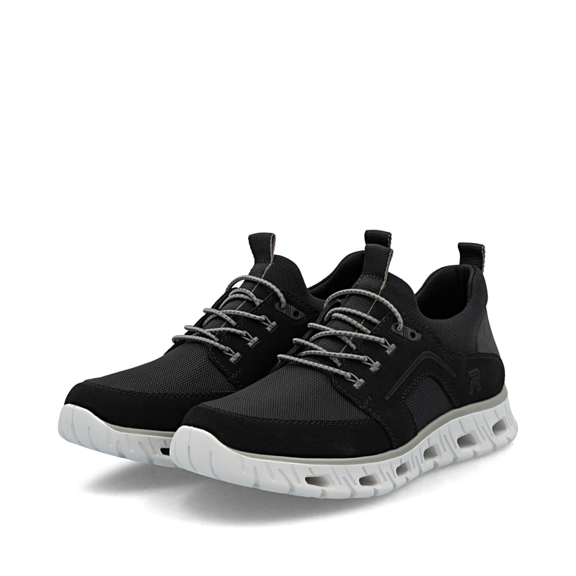 Schwarze Rieker Herren Sneaker Low 04352-00 mit einem Gummizug. Schuhpaar seitlich schräg.