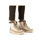 
Vanillebeige Rieker Damen Schnürstiefel L7742-62 mit einer schockabsorbierenden Sohle. Schuh am Fuß