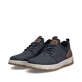 Mocassins Rieker bleus hommes 37050-15 avec membrane RiekerTEX hydrofuge. Chaussures inclinées sur le côté.