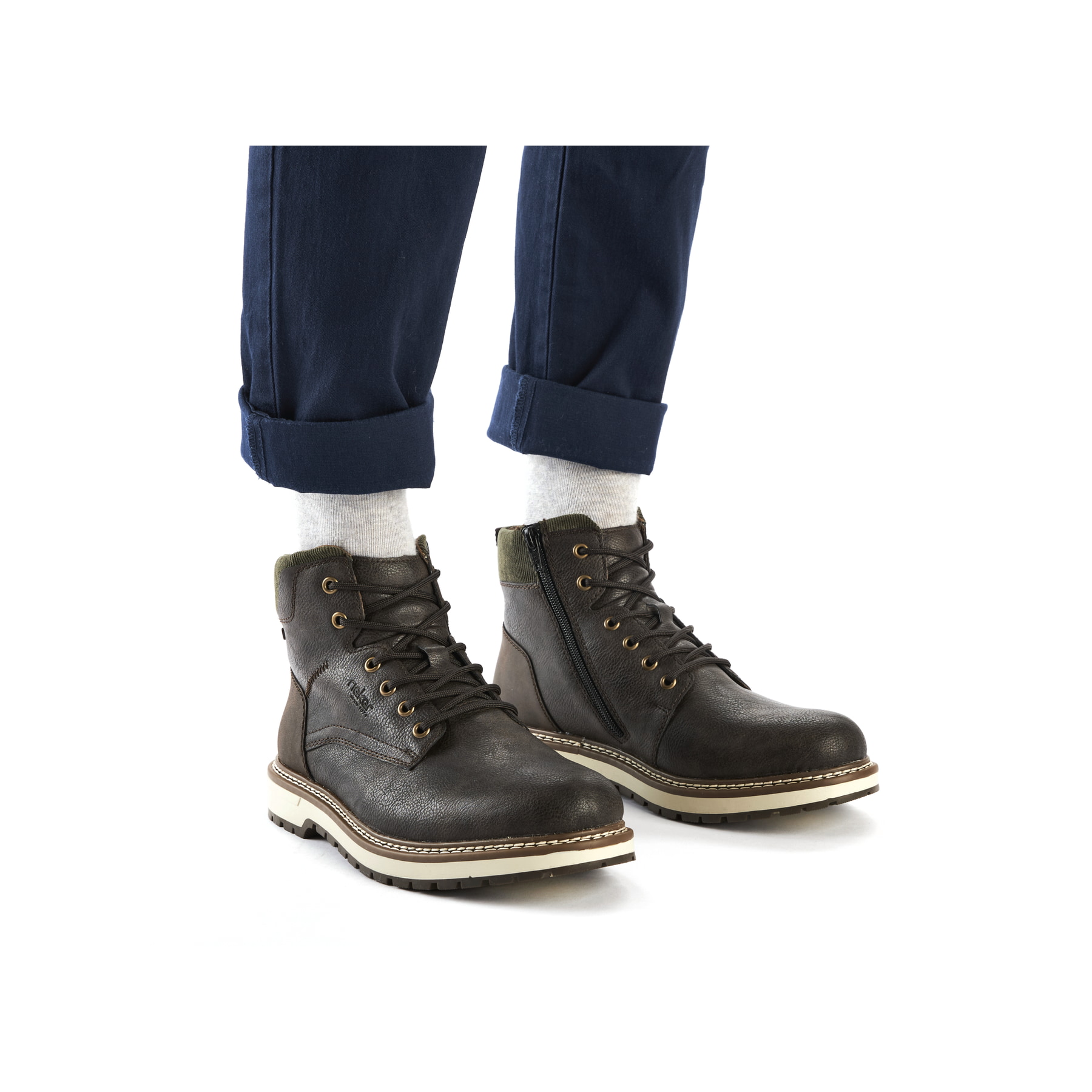 Bottes à lacets Rieker marron pour homme F3833-25 avec membrane RiekerTEX. Chaussure au pied.