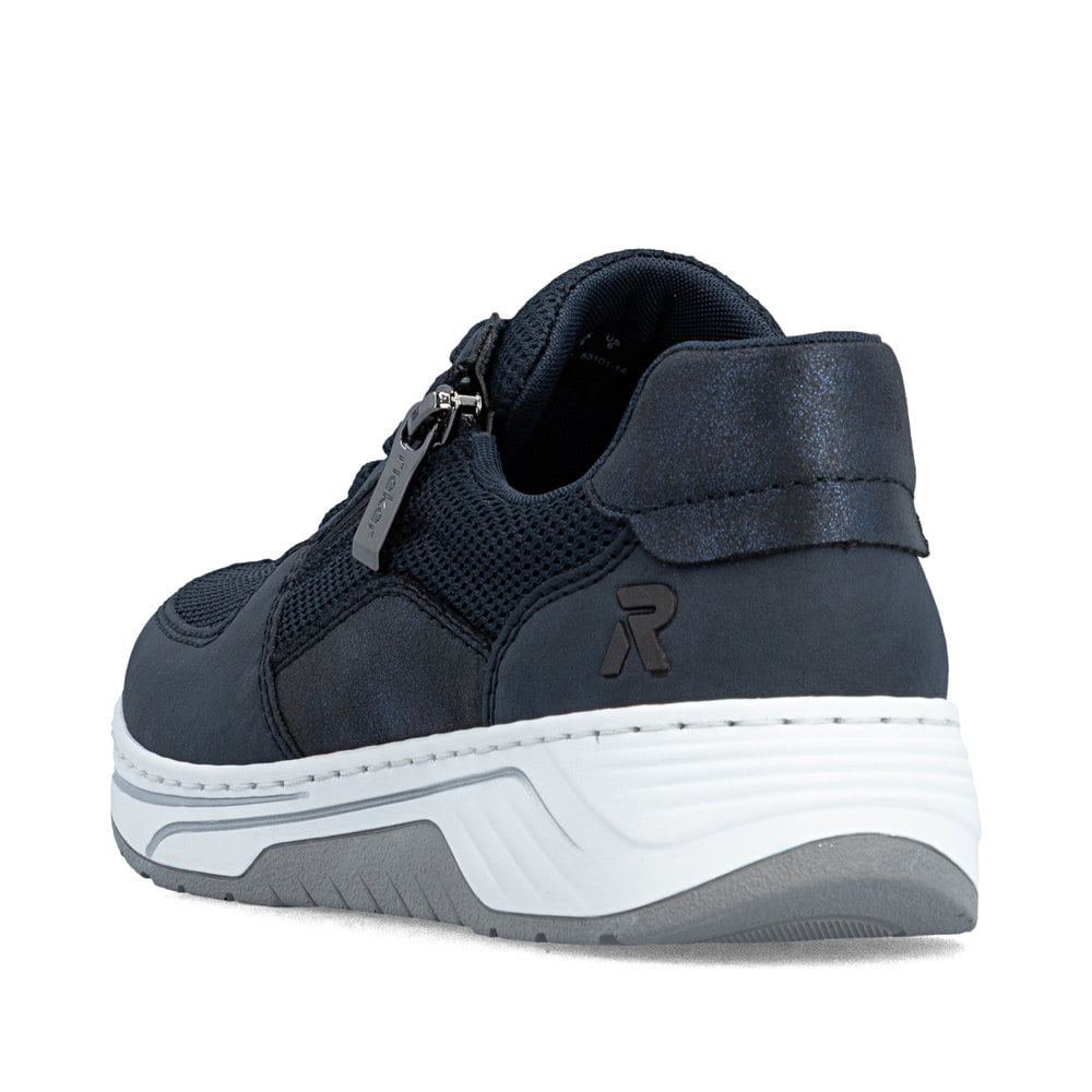 Blaue Rieker Damen Sneaker Low 53101-14 mit Reißverschluss sowie Extraweite H. Schuh von hinten.