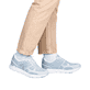 Blaue Rieker Sport Damen Sneaker Low M9000-10. Schuh am Fuß.