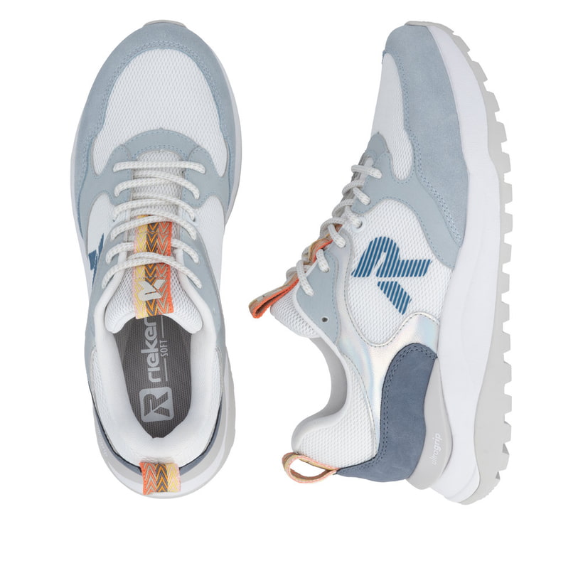 Weißblaue Rieker Damen Sneaker Low W2506-80 mit Schnürung sowie abgesetztem Logo. Schuh von oben, liegend.