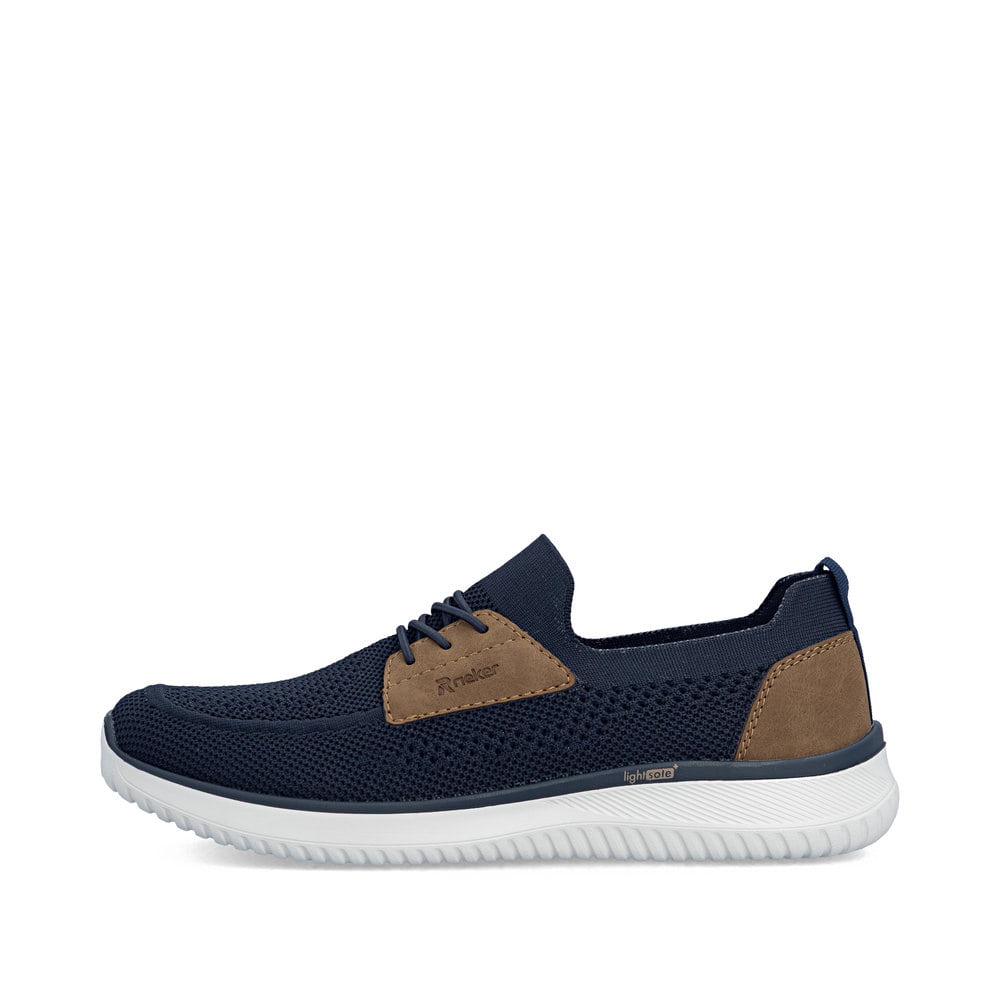 Blaue Rieker Herren Slipper B9656-14 mit einem Gummizug sowie Komfortweite G 1/2. Schuh Außenseite.