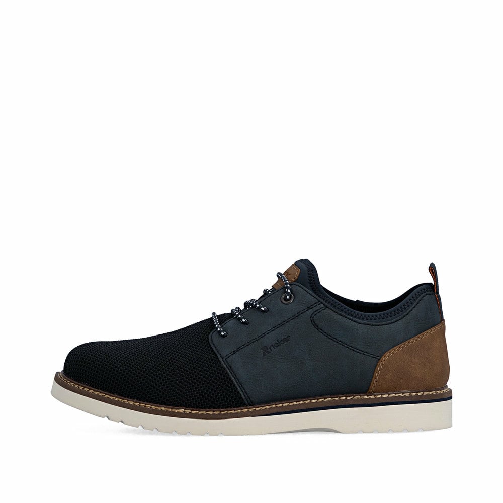 Blaue Rieker Herren Slipper 04550-14 mit einem Gummizug sowie der Extraweite H. Schuh Außenseite.