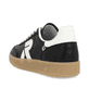 Schwarze Rieker Damen Sneaker Low W2200-00 mit einer Schnürung. Schuh von hinten.