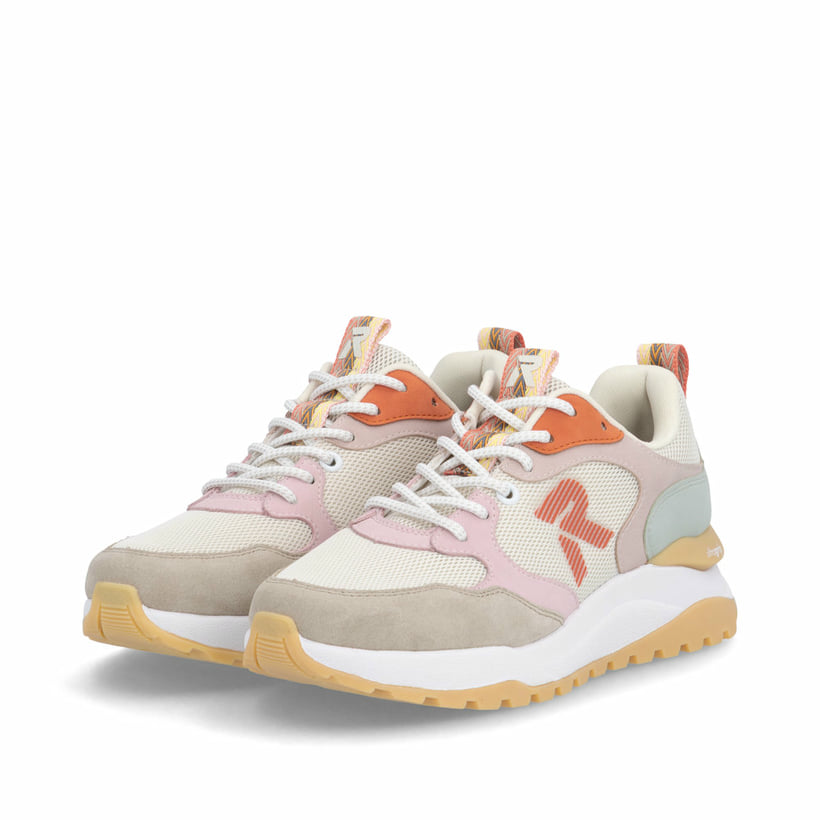 Baskets basses Rieker beiges pour femme W2506-61 avec lacets. Chaussures inclinées sur le côté.