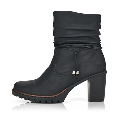 
Tiefschwarze Rieker Damen Stiefeletten Y2591-01 mit Reißverschluss sowie Blockabsatz. Schuh Außenseite