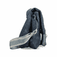 Rieker Damen Rucksack H1607-60 in Hellbeige aus Textil mit Reißverschluss. Rucksack getragen Knie.