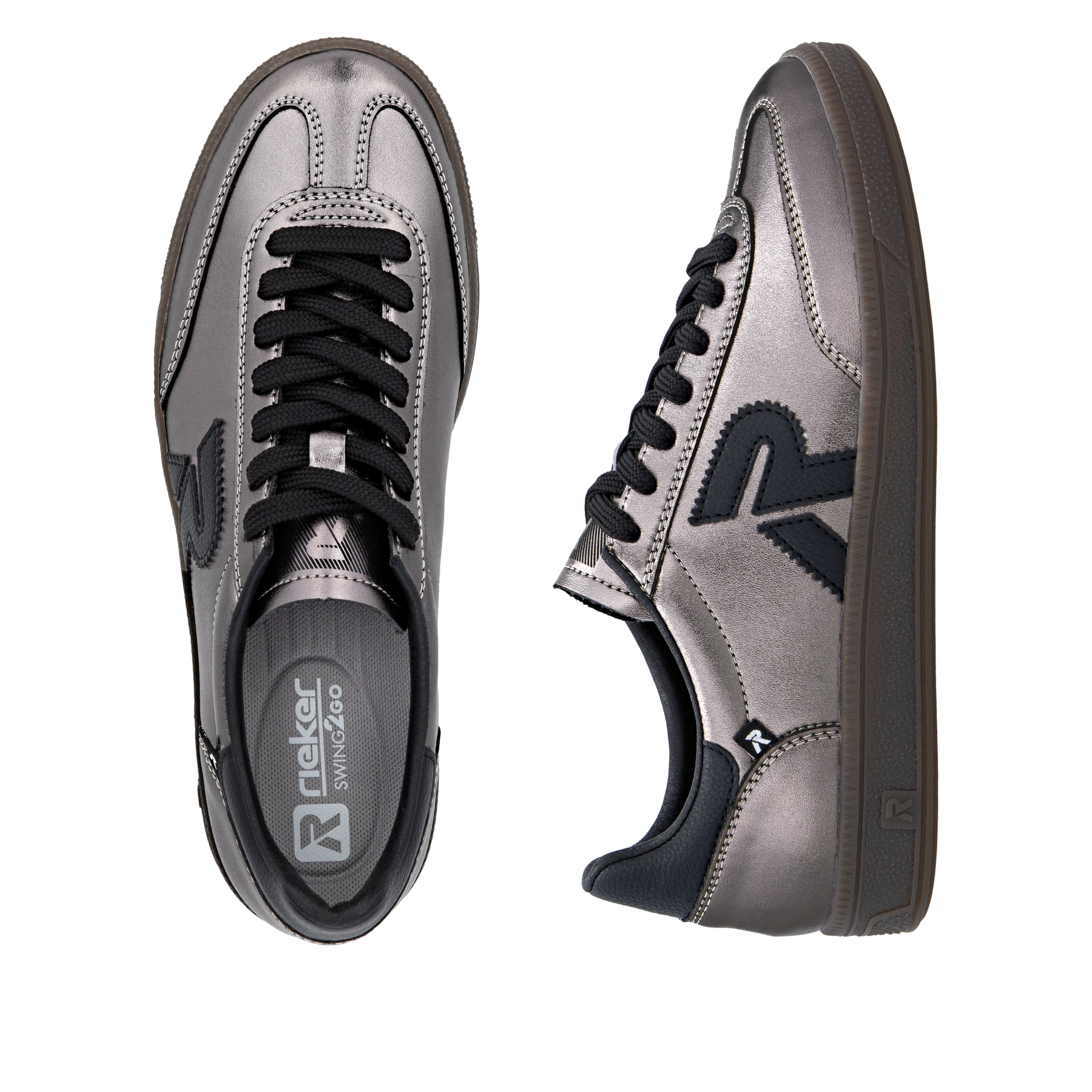 Silberne Rieker Damen Sneaker Low W2200-91 mit einer Schnürung. Schuh von oben, liegend.