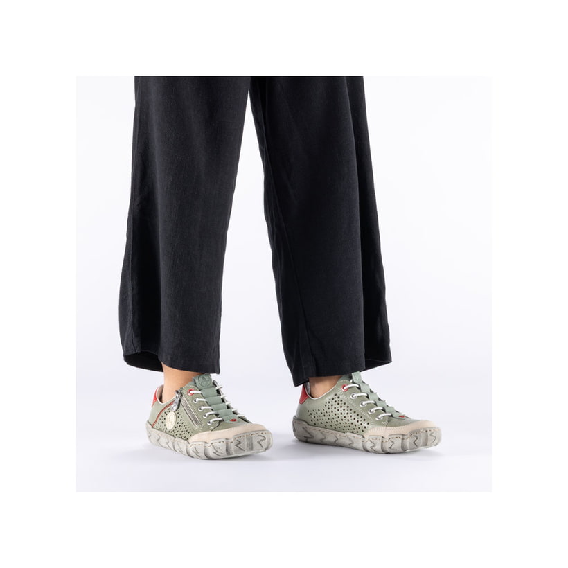 Mocassins Rieker verts pour femme L0355-52. Chaussure au pied.