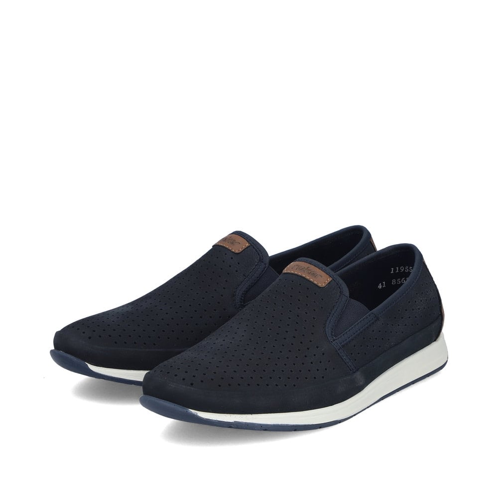 Blaue Rieker Herren Slipper 11955-14 aus Glattleder mit einem Gummizug. Schuhpaar seitlich schräg.