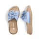 Blaue Rieker Damen Pantoletten V1562-10 mit dekorativer Blume. Schuh von oben, liegend.