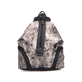 Rieker Rucksack H1055-96 in Metallic mit Textprint, Reißverschluss, Handyfach und praktischem Karabiner. Vorderseite.