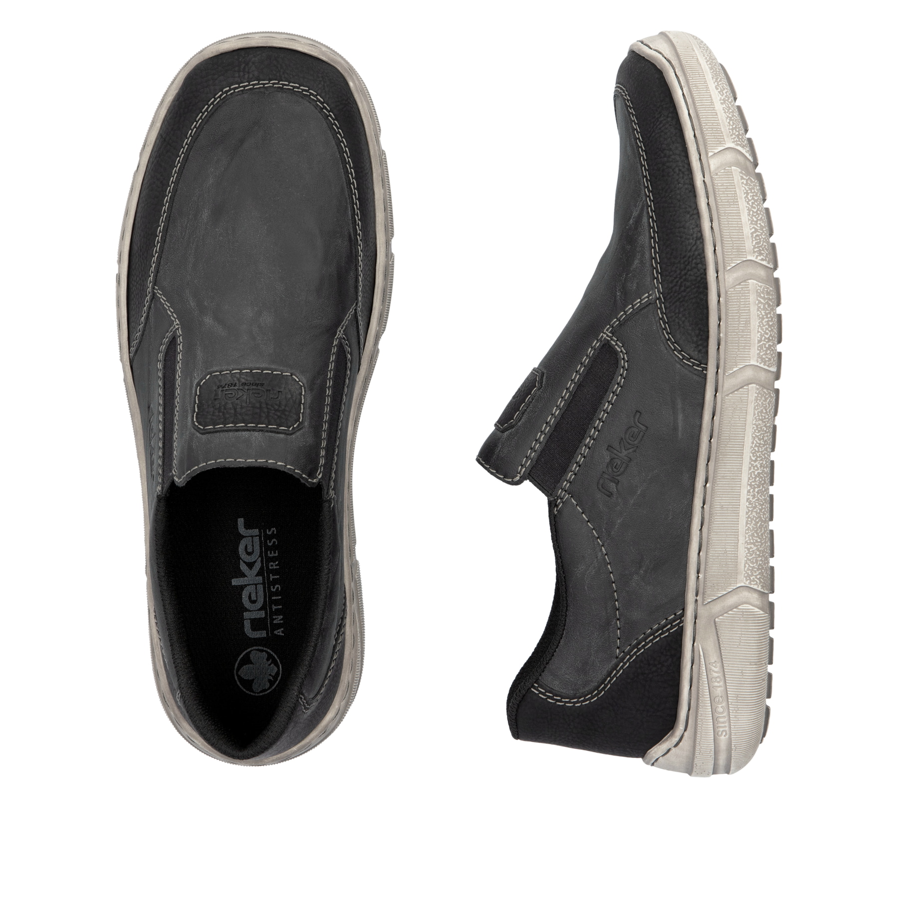 Graue Rieker Herren Slipper 04054-45 mit Elastikeinsatz sowie der Extraweite H. Schuh von oben, liegend.