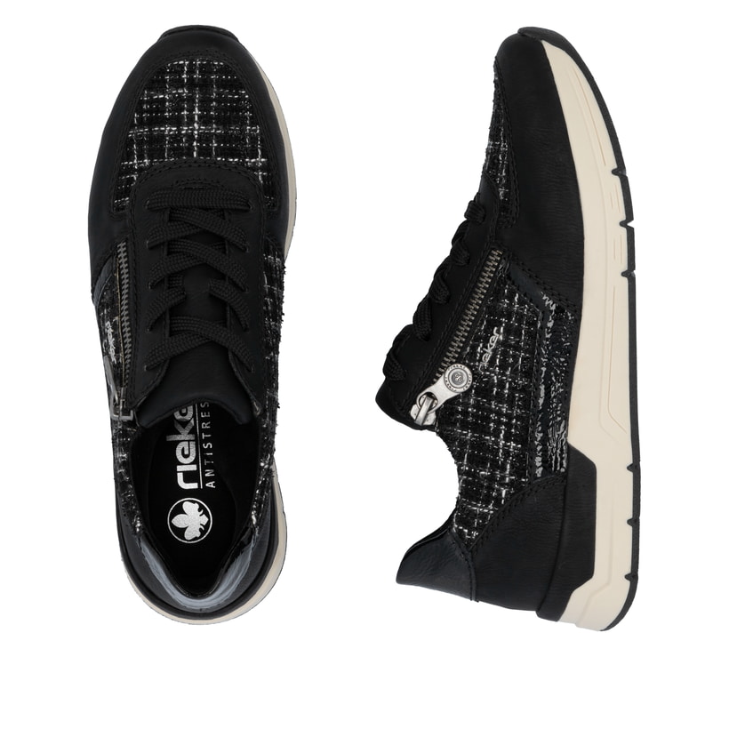 Schwarze Rieker Damen Sneaker Low 58902-01 mit einem Reißverschluss. Schuh von oben, liegend.
