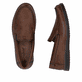 Braune Rieker Herren Slipper B2352-24 aus Glattleder mit modernen Ziernähten. Schuh von oben, liegend.