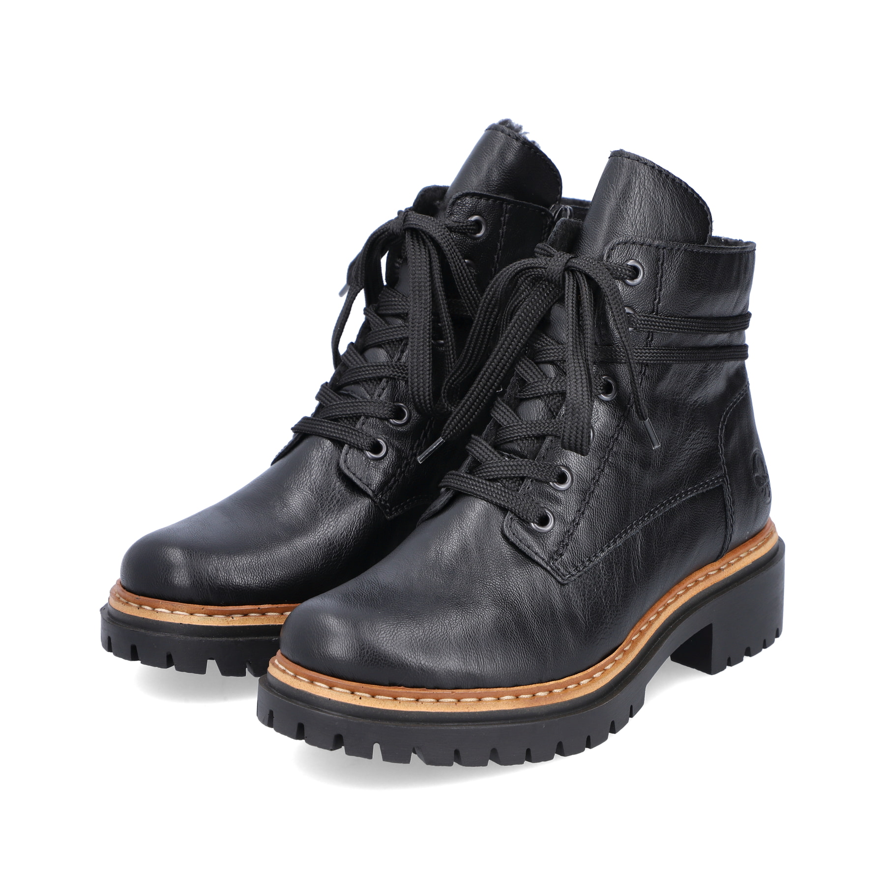 Nachtschwarze Rieker Damen Biker Boots 72603-00 mit Schnürung und Reißverschluss. Schuhpaar schräg.