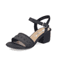 Asphaltschwarze Rieker Riemchensandaletten 64653-00 mit einer Schnalle. Schuh seitlich schräg.