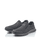 Schwarze Rieker Herren Sneaker Low B4878-00 mit einem Gummizug. Schuhpaar seitlich schräg.
