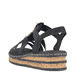 Schwarze Rieker Keilsandaletten 62949-00 mit Schmuckelementen sowie Gummizug. Schuh von hinten.
