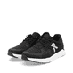 Schwarze Rieker Herren Sneaker Low 09100-01 mit einer Gummischnürung. Schuhpaar seitlich schräg.