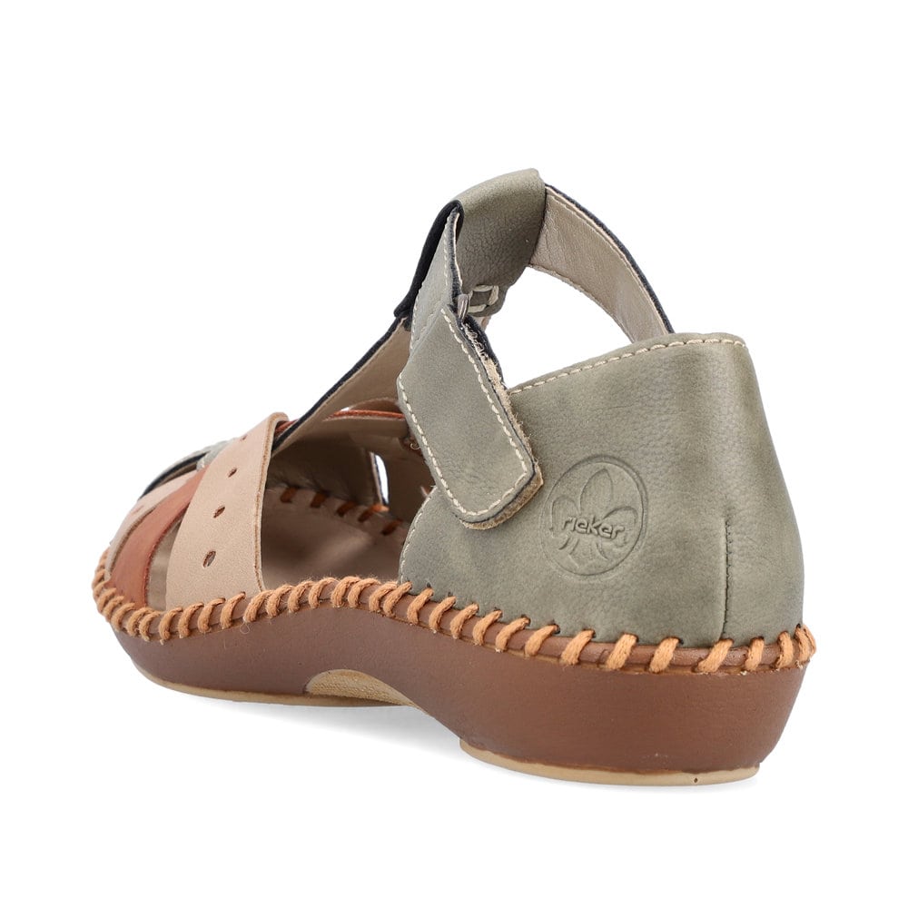 Grünbraune Rieker Damen Sandalen M1655-54, Barfußschuhe mit modernen Ziernähten. Schuh von hinten.