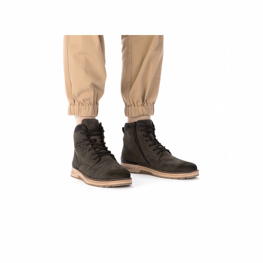 Graue Rieker Herren Schnürstiefel 32331-45 mit wasserabweisender TEX-Membran. Schuh am Fuß.