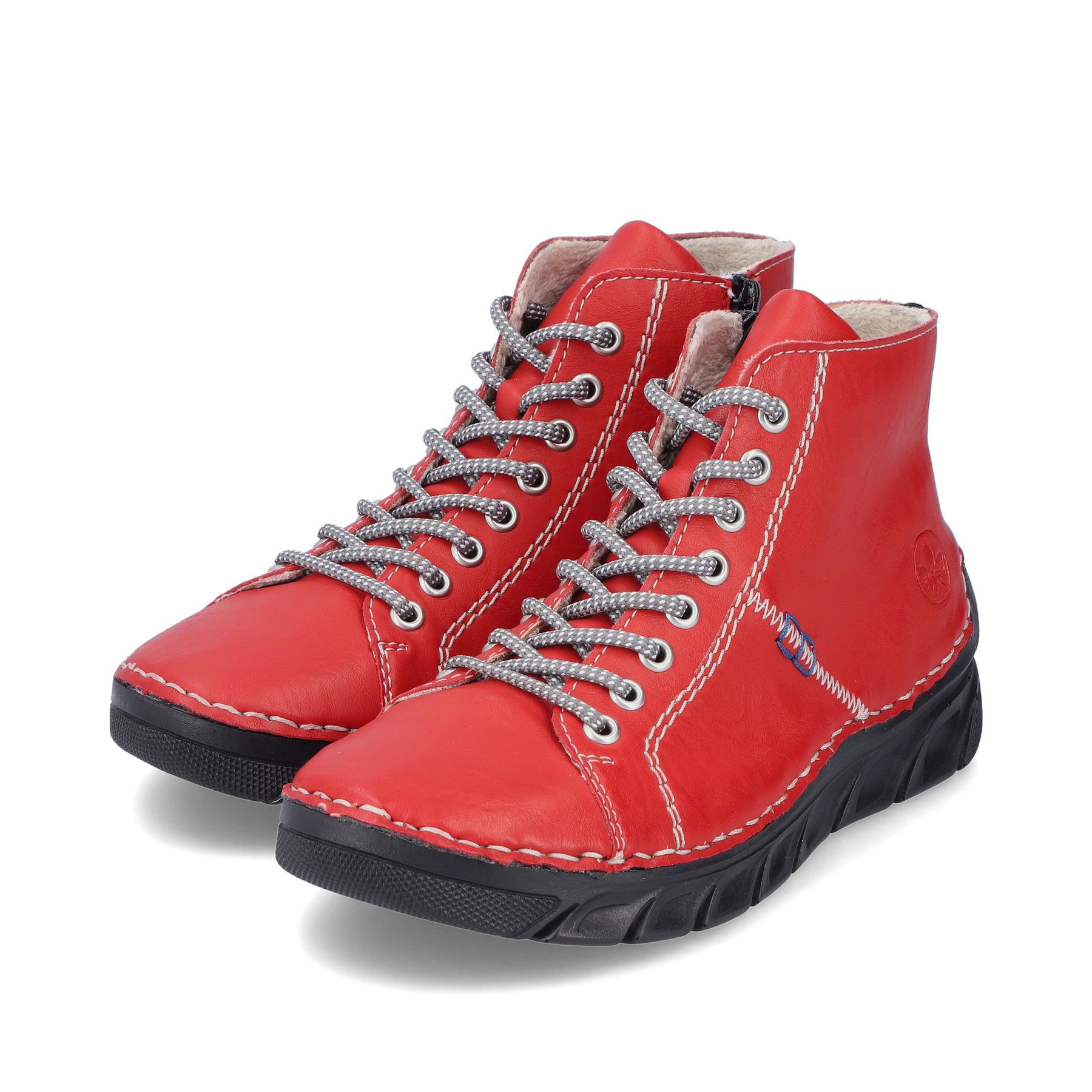 Feuerrote Rieker Damen Schnürschuhe 55020-33 mit einer schockabsorbierenden Sohle. Schuhpaar schräg.
